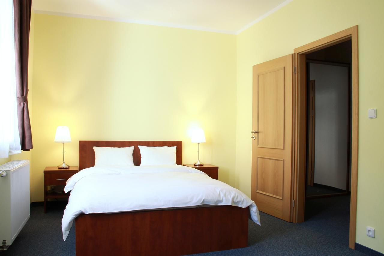 Hotel Vera Jáchymov Extérieur photo